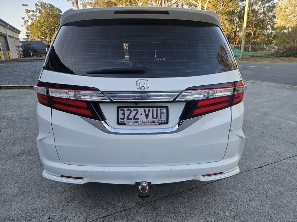 2015 Honda Odessey Vti- L Luxury 8.jpg